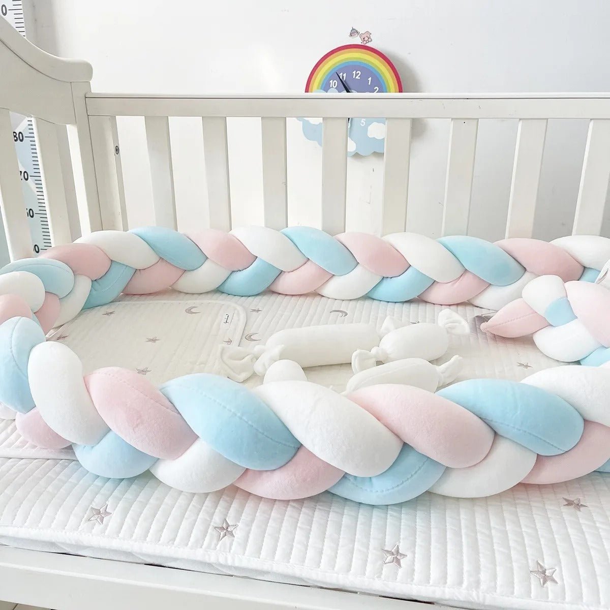 Tresse de lit bébé poétique et élégante coloris rose
