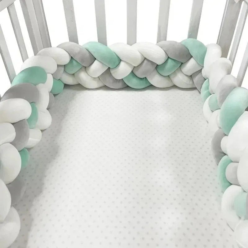 Tresse de lit bébé L'Éveil des Étoiles dans une chambre douce