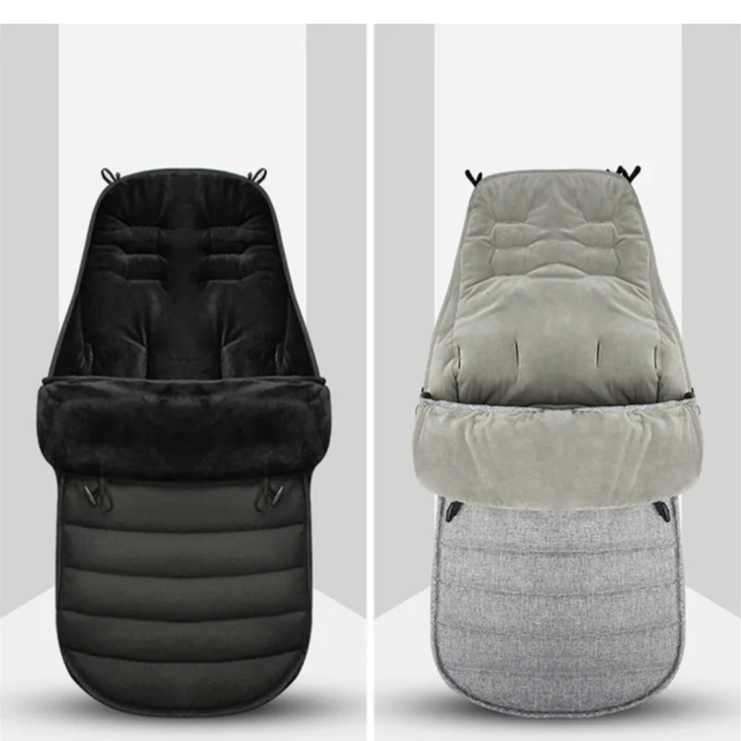 Maman installant bébé dans sa chancelière Cosywrap