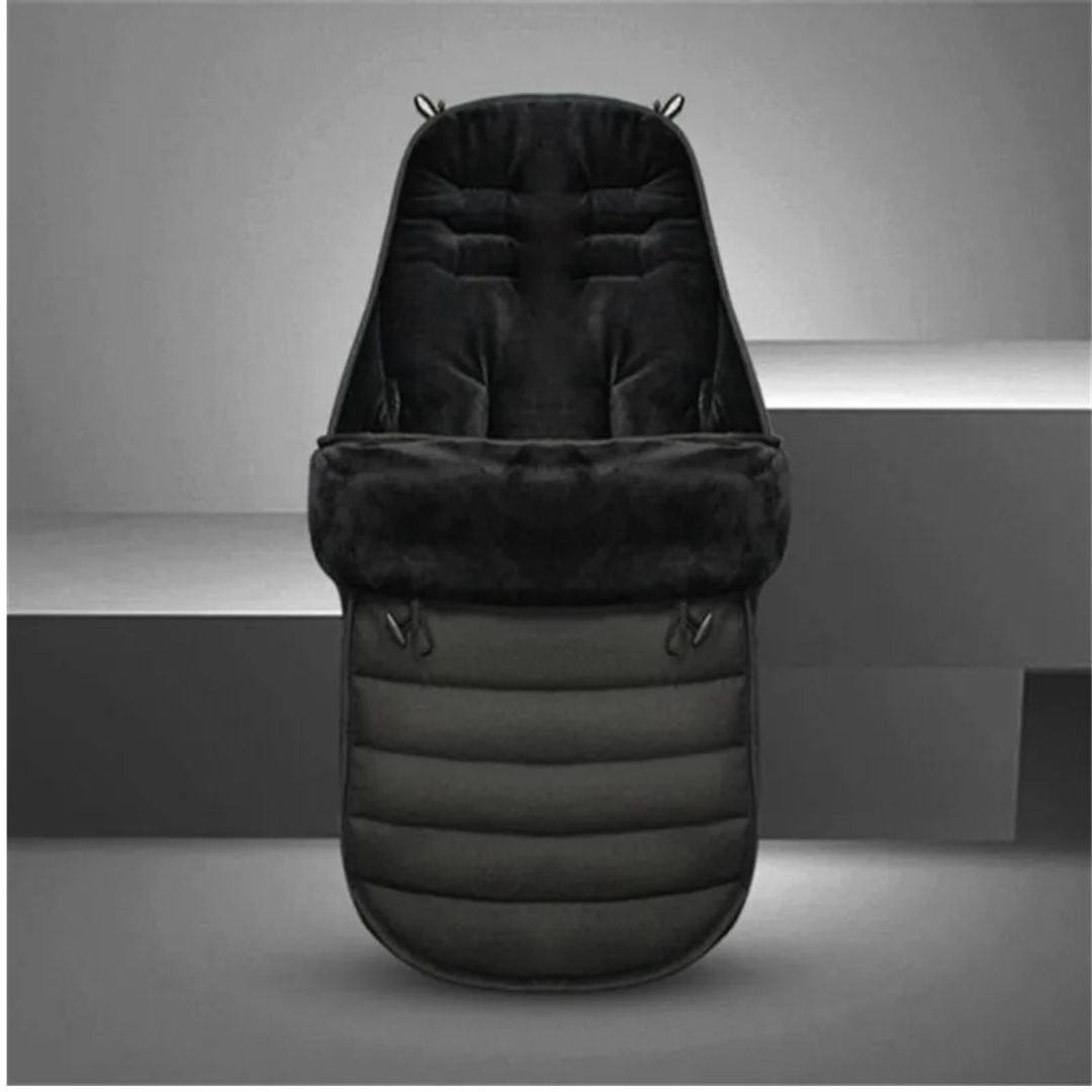 Bébé endormi dans la Cosywrap lors d’une promenade