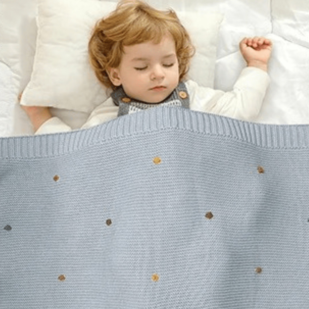 cocon de chaleur hivernale pour bébé en laine bleue